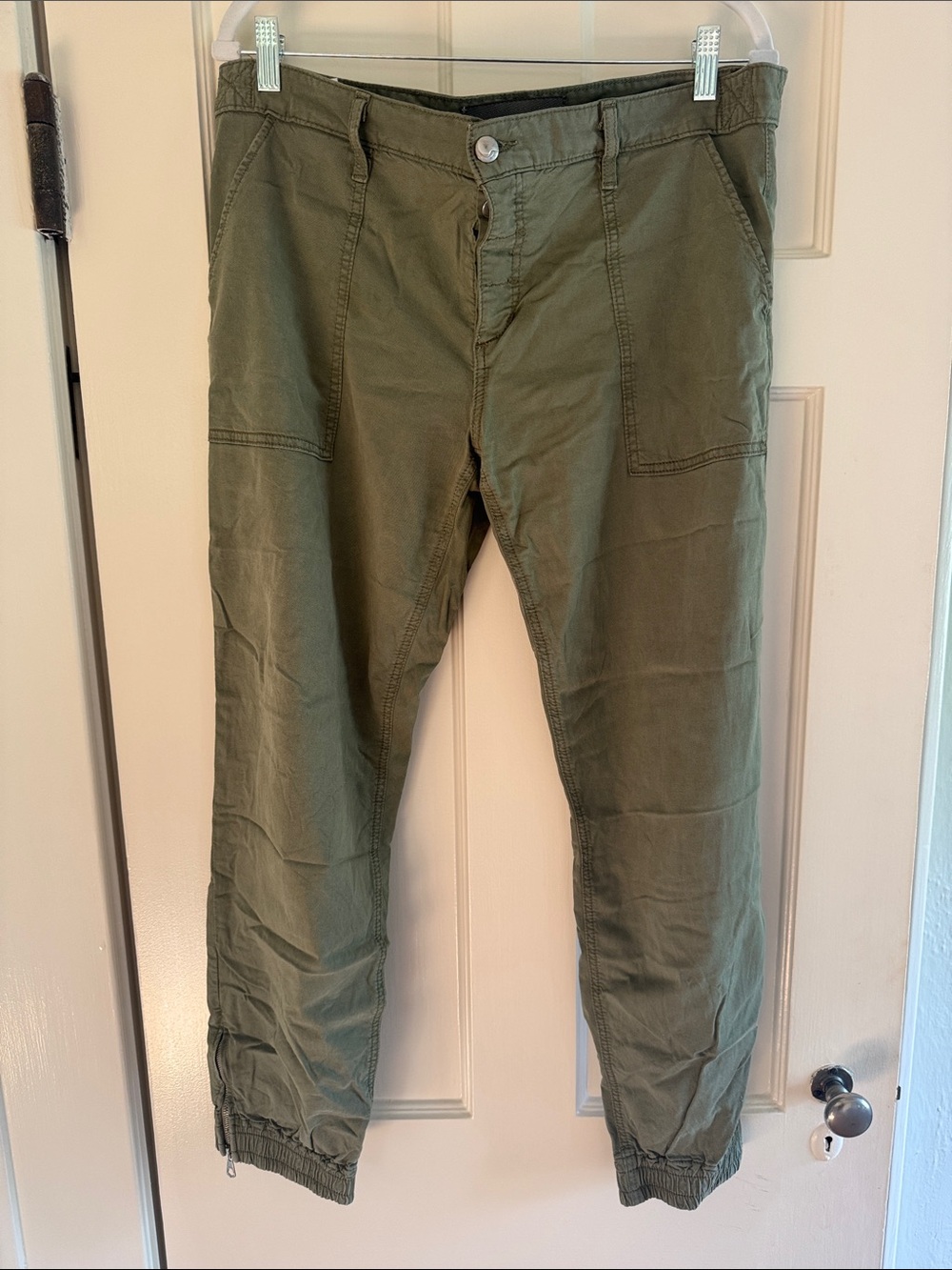 Joe’s Jeans Olive Green Utility Jogger Cropped Pants